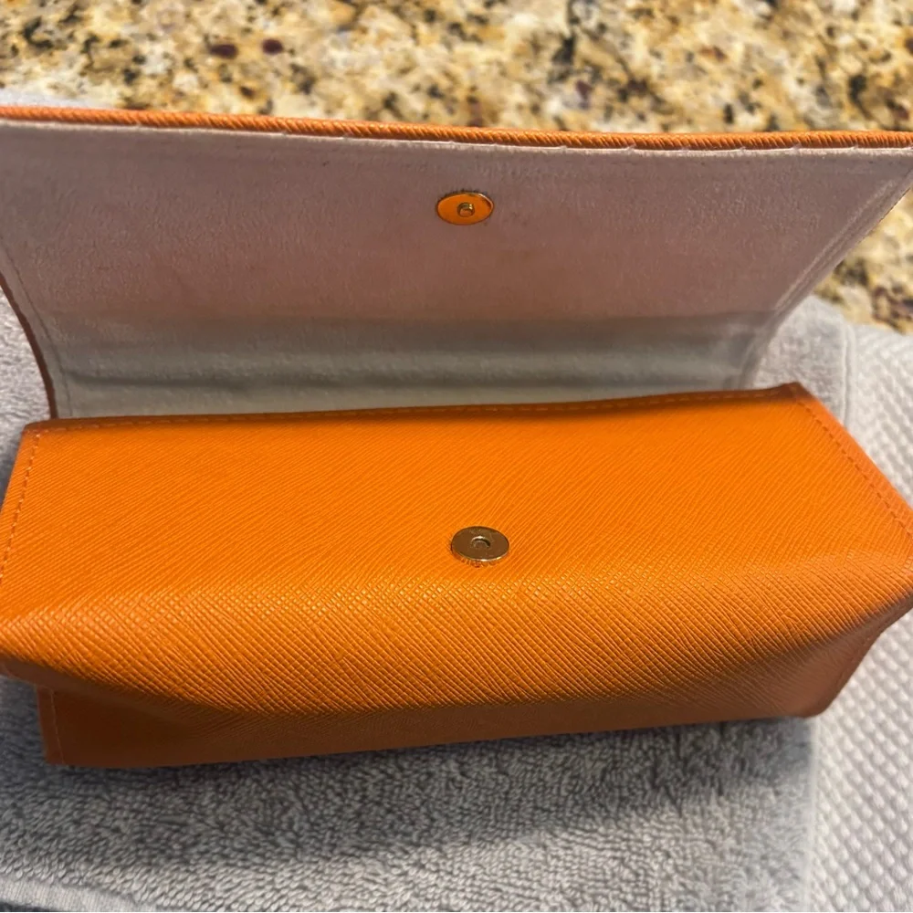 EUC Tory Burch Orange sunglasses case beautiful